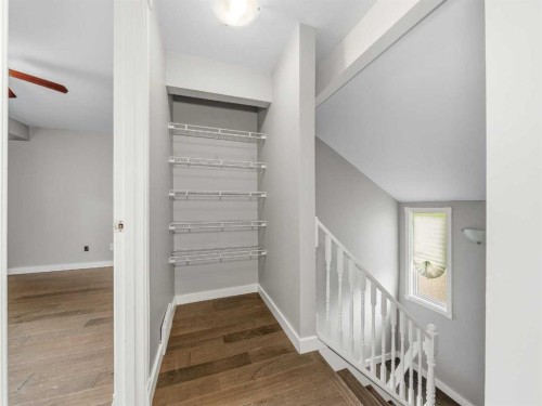 202-829 Coach Bluff Crescent Sw, Calgary, AB - Indoor Photo Showing Other Room