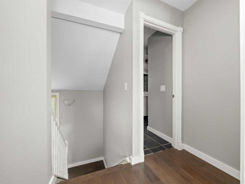 202-829 Coach Bluff Crescent Sw, Calgary, AB - Indoor Photo Showing Other Room