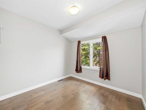 202-829 Coach Bluff Crescent Sw, Calgary, AB - Indoor Photo Showing Other Room