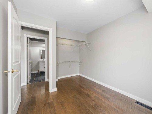 202-829 Coach Bluff Crescent Sw, Calgary, AB - Indoor