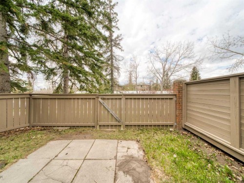202-829 Coach Bluff Crescent Sw, Calgary, AB - Outdoor