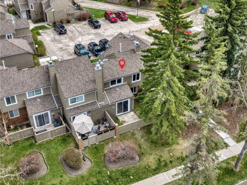 202-829 Coach Bluff Crescent Sw, Calgary, AB - Outdoor
