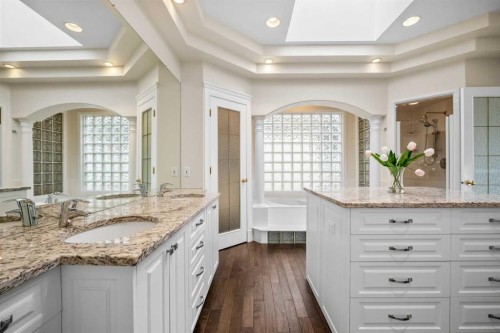 12820 Canso Crescent Sw, Calgary, AB - Indoor Photo Showing Bathroom