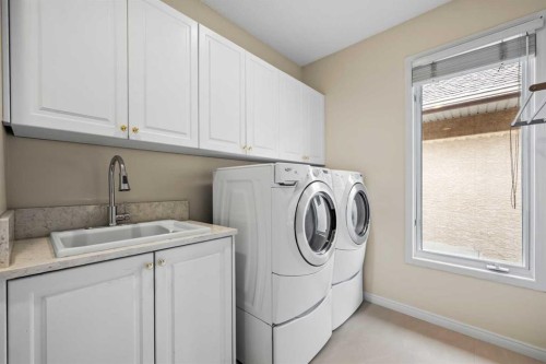 12820 Canso Crescent Sw, Calgary, AB - Indoor Photo Showing Laundry Room