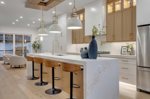 2430 36 Street Sw, Calgary, AB - Indoor Photo Showing Kitchen With Upgraded Kitchen