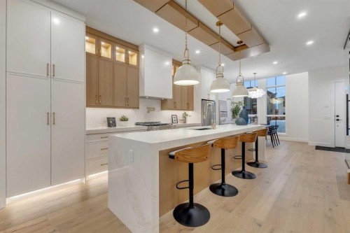 2430 36 Street Sw, Calgary, AB - Indoor Photo Showing Kitchen