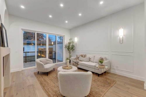 2430 36 Street Sw, Calgary, AB - Indoor Photo Showing Living Room