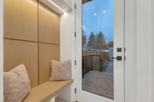 2430 36 Street Sw, Calgary, AB - Indoor Photo Showing Other Room