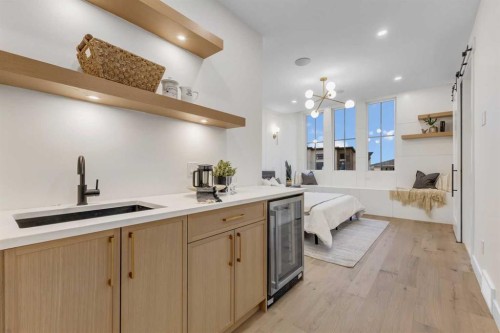 2430 36 Street Sw, Calgary, AB - Indoor