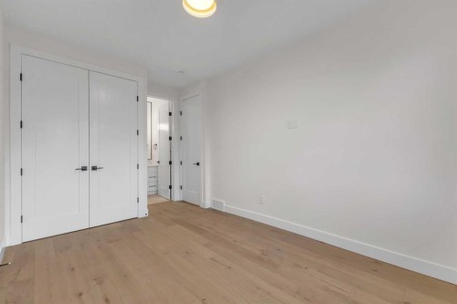 2430 36 Street Sw, Calgary, AB - Indoor Photo Showing Other Room