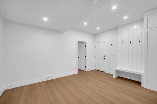 2430 36 Street Sw, Calgary, AB - Indoor Photo Showing Other Room