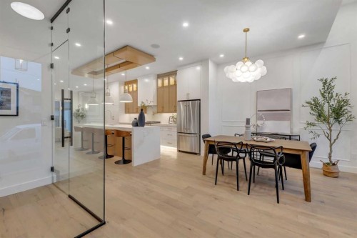 2430 36 Street Sw, Calgary, AB - Indoor