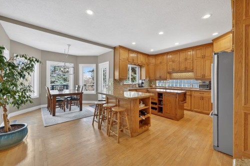 222 Diamond Drive Se, Calgary, AB - Indoor