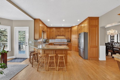222 Diamond Drive Se, Calgary, AB - Indoor