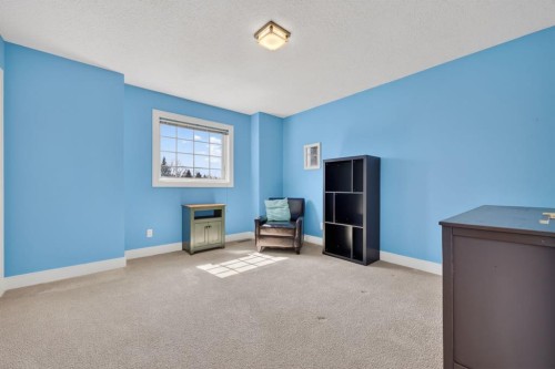 222 Diamond Drive Se, Calgary, AB - Indoor