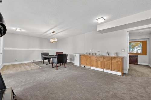 222 Diamond Drive Se, Calgary, AB - Indoor Photo Showing Other Room
