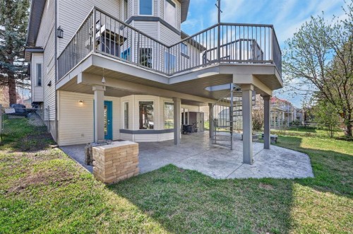 222 Diamond Drive Se, Calgary, AB - Outdoor