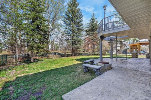 222 Diamond Drive Se, Calgary, AB - Outdoor