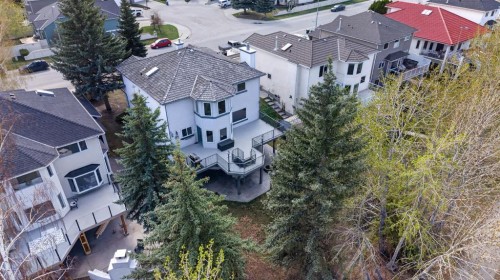 222 Diamond Drive Se, Calgary, AB - Outdoor