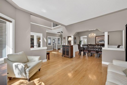 222 Diamond Drive Se, Calgary, AB - Indoor Photo Showing Living Room