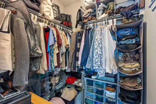 86 Copperpond Heights Se, Calgary, AB - Indoor With Storage