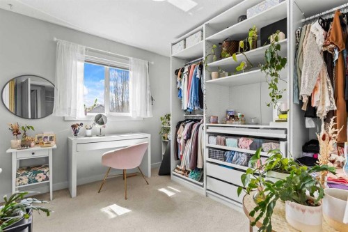 86 Copperpond Heights Se, Calgary, AB - Indoor With Storage