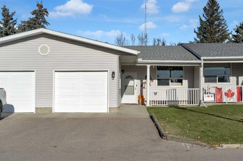2-717 Centre Street, Vulcan, AB - Outdoor