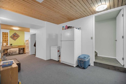 2-717 Centre Street, Vulcan, AB - Indoor