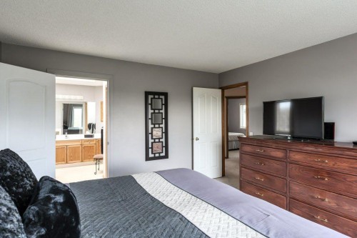 2 Springbank Crescent Sw, Calgary, AB 