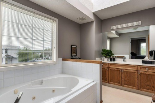 2 Springbank Crescent Sw, Calgary, AB 