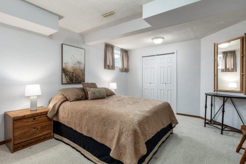 2 Springbank Crescent Sw, Calgary, AB 