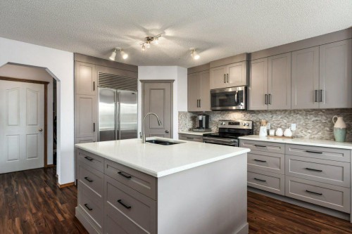 2 Springbank Crescent Sw, Calgary, AB 