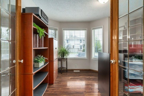 2 Springbank Crescent Sw, Calgary, AB 