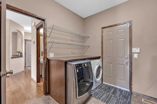 92 Everoak Close Sw, Calgary, AB - Indoor Photo Showing Laundry Room