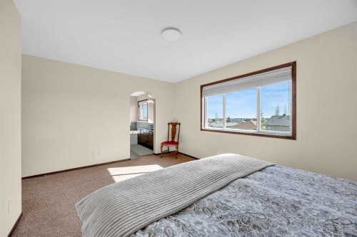 92 Everoak Close Sw, Calgary, AB - Indoor Photo Showing Bedroom