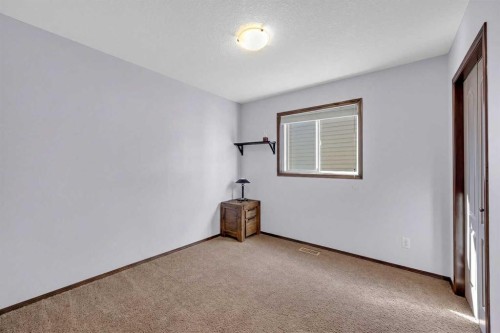 92 Everoak Close Sw, Calgary, AB - Indoor Photo Showing Other Room