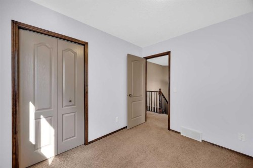 92 Everoak Close Sw, Calgary, AB - Indoor Photo Showing Other Room