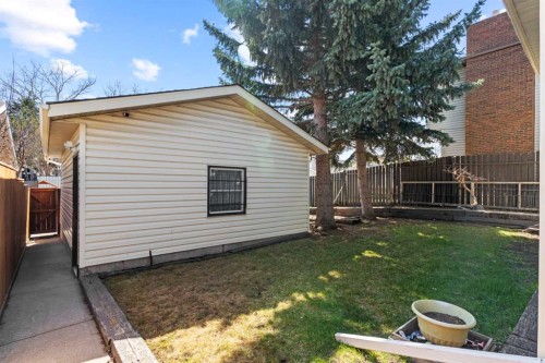 5811 Templehill Road Ne, Calgary, AB - Outdoor