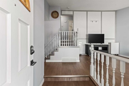 5811 Templehill Road Ne, Calgary, AB - Indoor Photo Showing Other Room