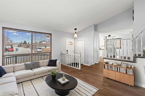 5811 Templehill Road Ne, Calgary, AB - Indoor Photo Showing Living Room
