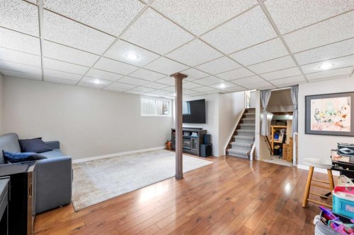11 Deersaxon Circle Se, Calgary, AB - Indoor