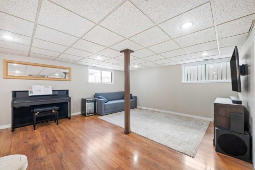 11 Deersaxon Circle Se, Calgary, AB - Indoor