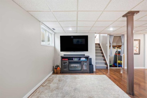 11 Deersaxon Circle Se, Calgary, AB - Indoor
