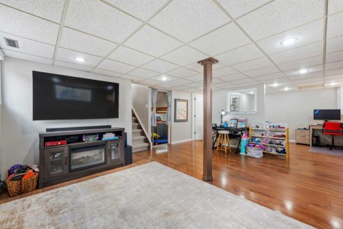 11 Deersaxon Circle Se, Calgary, AB - Indoor