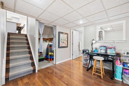 11 Deersaxon Circle Se, Calgary, AB - Indoor Photo Showing Other Room