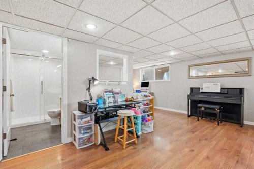 11 Deersaxon Circle Se, Calgary, AB - Indoor Photo Showing Other Room