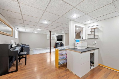 11 Deersaxon Circle Se, Calgary, AB - Indoor