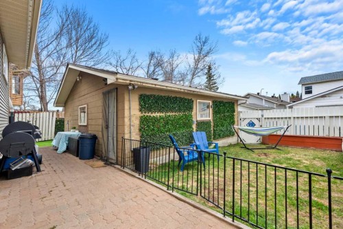 11 Deersaxon Circle Se, Calgary, AB - Outdoor With Exterior