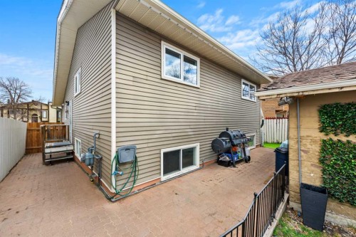 11 Deersaxon Circle Se, Calgary, AB - Outdoor With Exterior