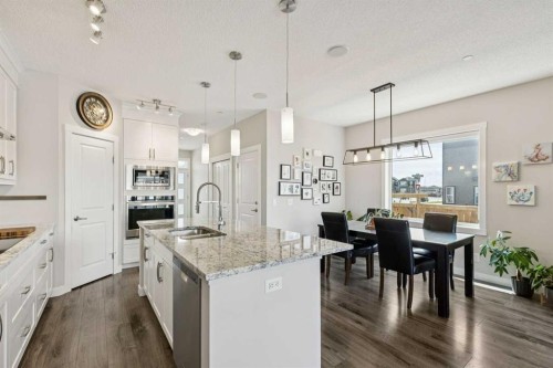 288 Lucas Avenue, Calgary, AB - Indoor Photo Showing Kitchen With Double Sink With Upgraded Kitchen